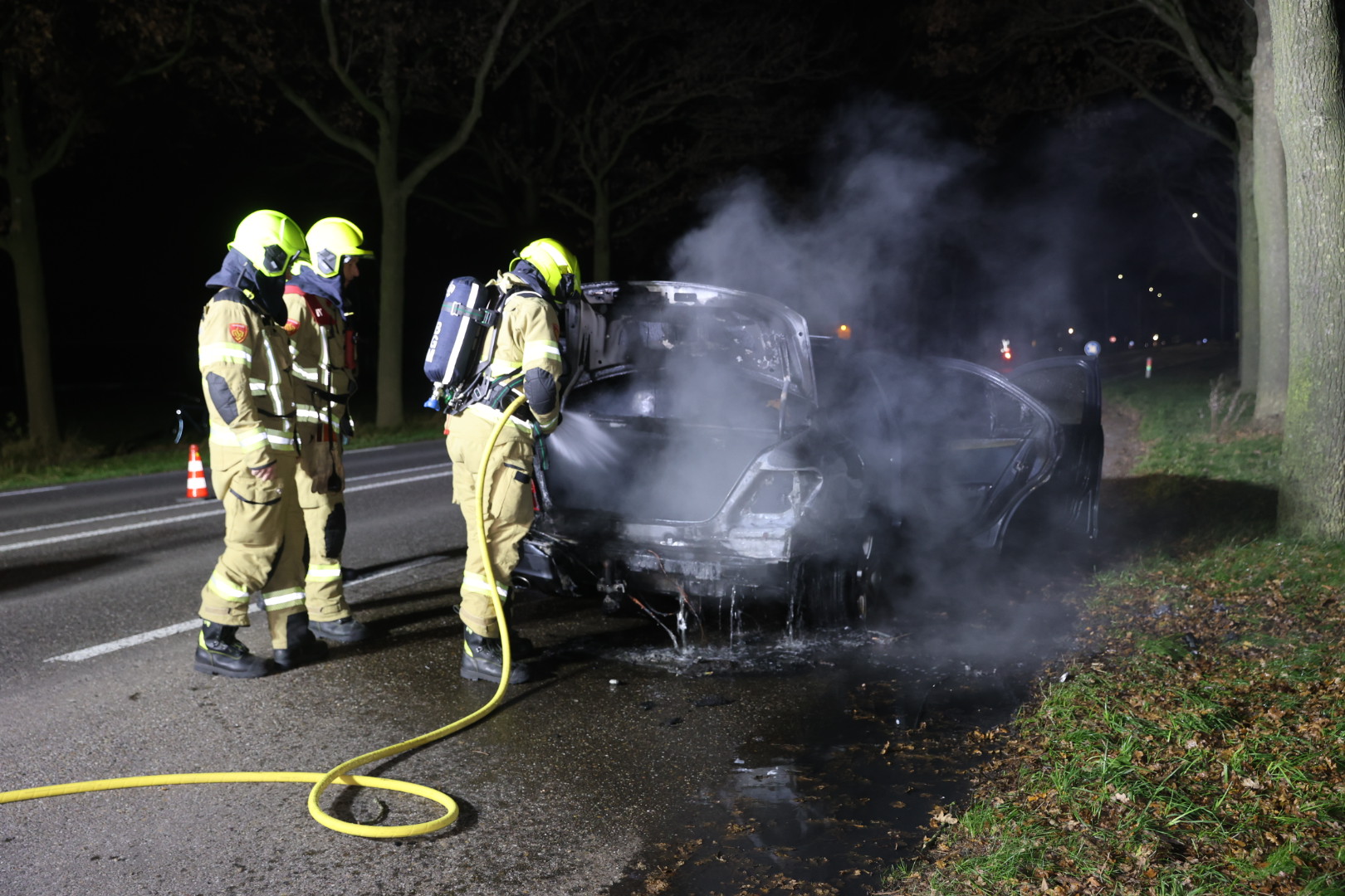 Auto uitgebrand, oorzaak nog onbekend