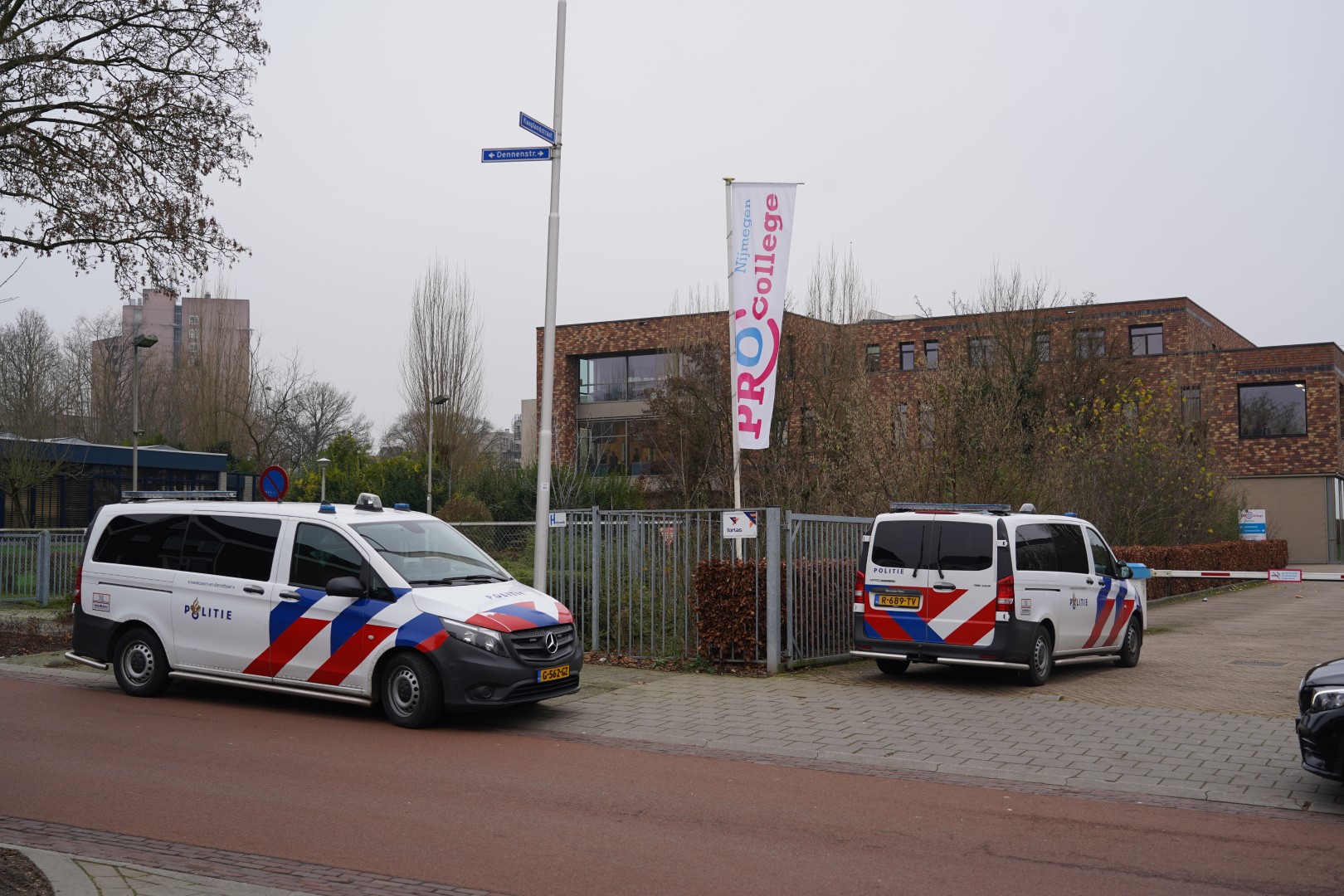 Politiemacht ingezet op school na vuurwapendreiging