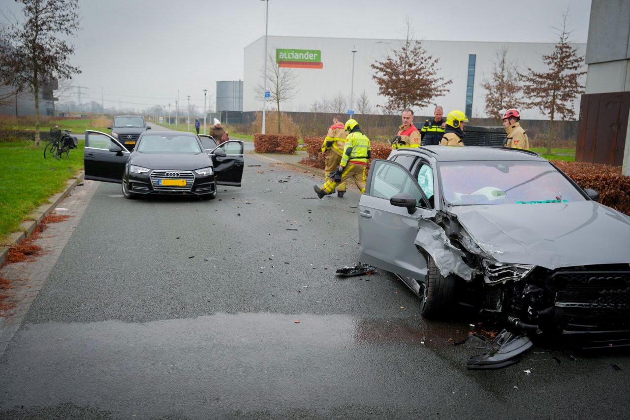 Veel schade na ongeval op kruising