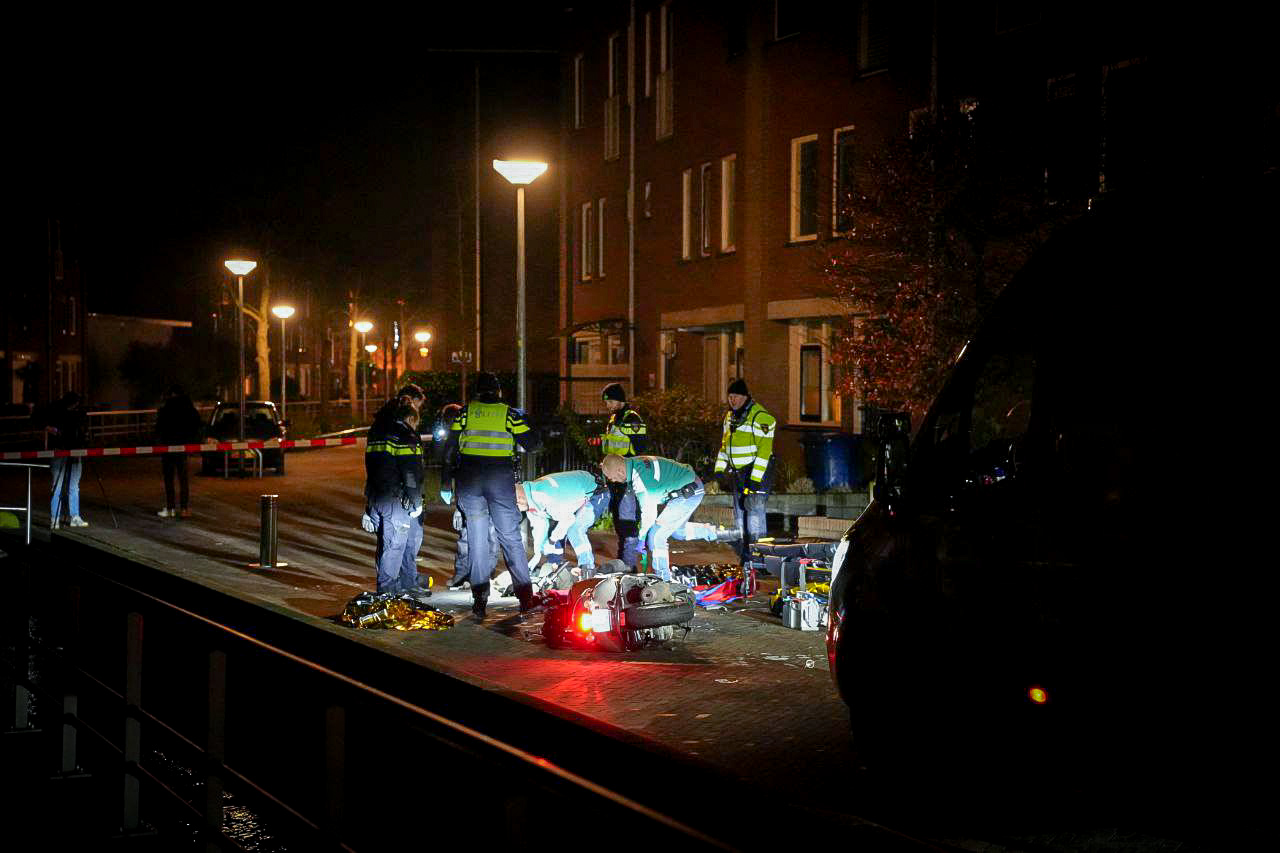 Scooterrijder ernstig gewond na val