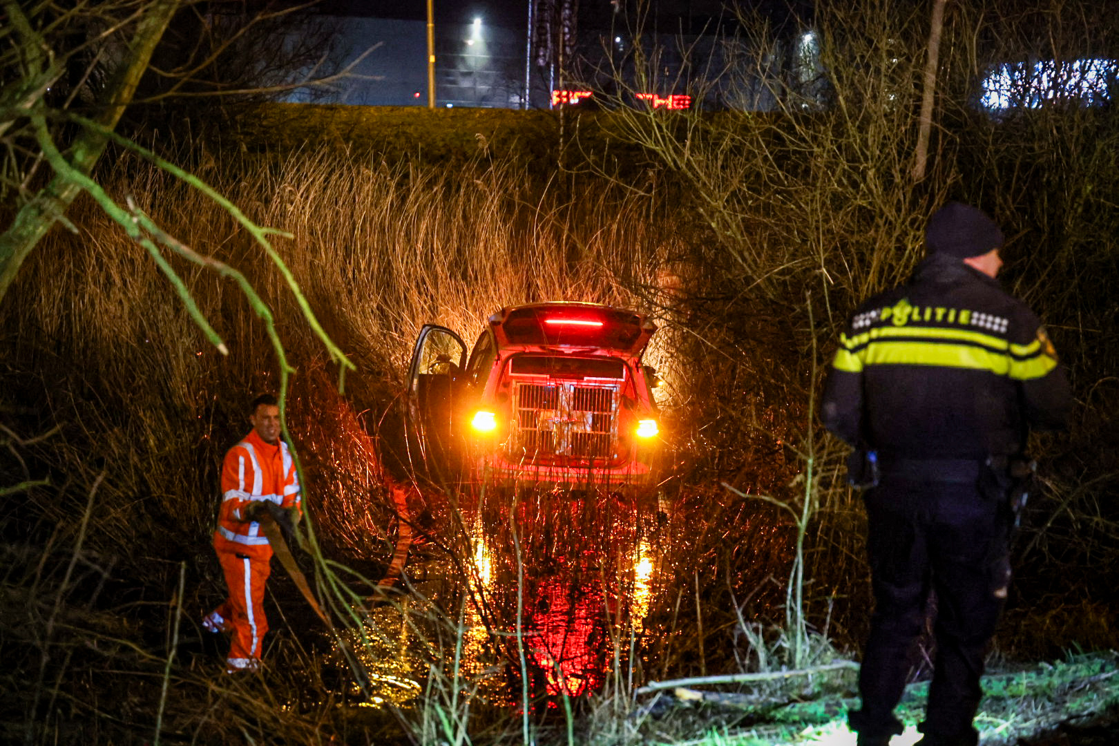 Politiewagen met hond crasht tijdens spoedrit