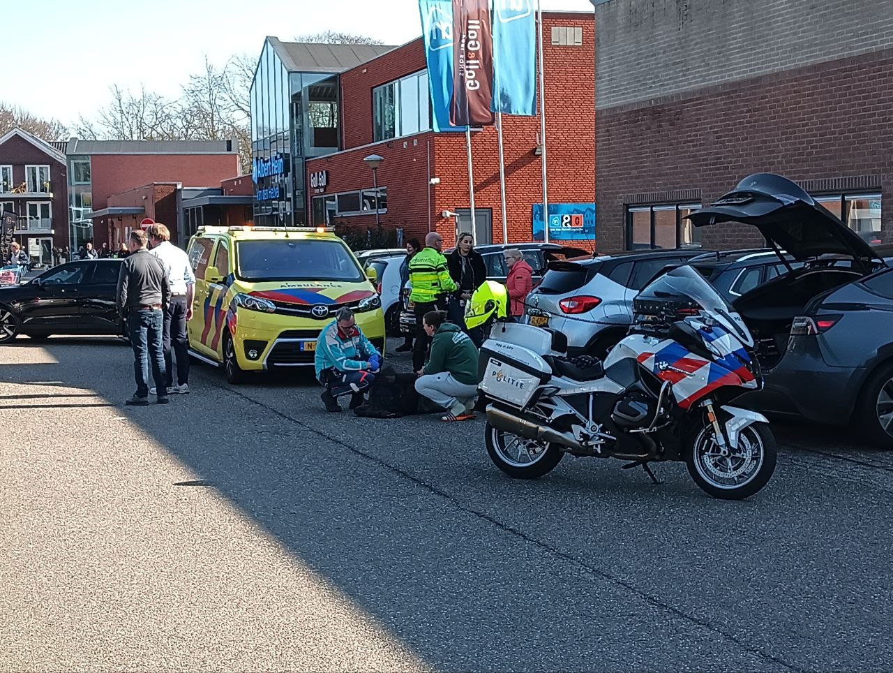 Vrouw met rollator aangereden door auto