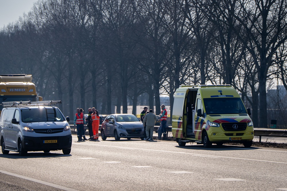 Ruim half uur vertraging door ongeval op A12